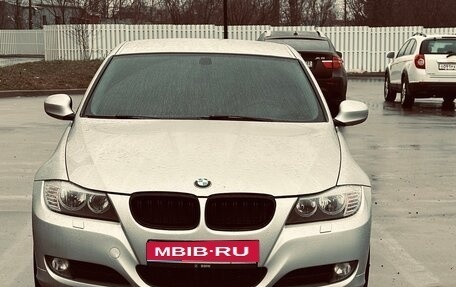 BMW 3 серия, 2011 год, 1 220 000 рублей, 1 фотография