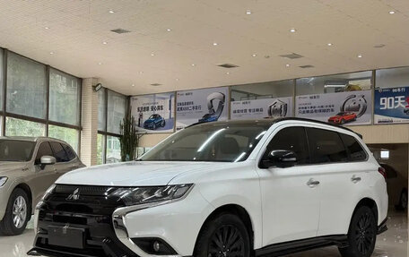 Mitsubishi Outlander III рестайлинг 3, 2022 год, 2 250 035 рублей, 1 фотография
