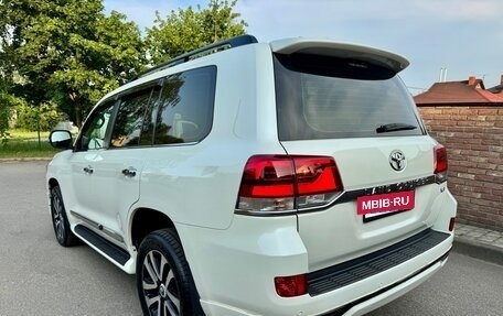 Toyota Land Cruiser 200, 2015 год, 4 999 000 рублей, 3 фотография