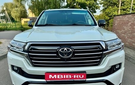 Toyota Land Cruiser 200, 2015 год, 4 999 000 рублей, 6 фотография