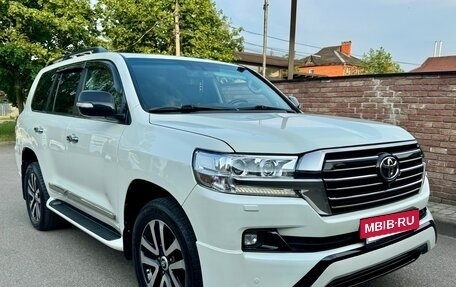 Toyota Land Cruiser 200, 2015 год, 4 999 000 рублей, 2 фотография
