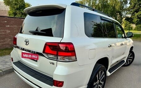 Toyota Land Cruiser 200, 2015 год, 4 999 000 рублей, 7 фотография