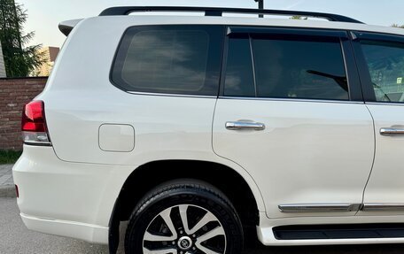 Toyota Land Cruiser 200, 2015 год, 4 999 000 рублей, 17 фотография