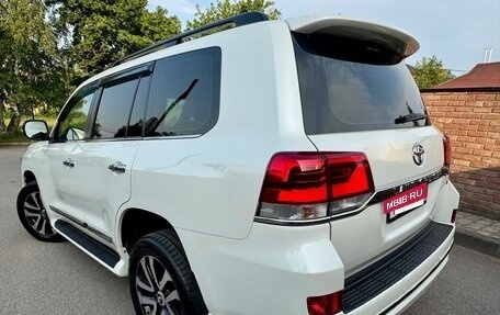 Toyota Land Cruiser 200, 2015 год, 4 999 000 рублей, 8 фотография