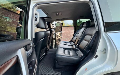Toyota Land Cruiser 200, 2015 год, 4 999 000 рублей, 23 фотография