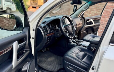 Toyota Land Cruiser 200, 2015 год, 4 999 000 рублей, 22 фотография