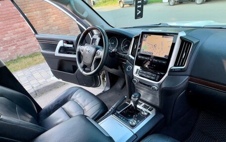 Toyota Land Cruiser 200, 2015 год, 4 999 000 рублей, 27 фотография