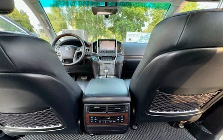 Toyota Land Cruiser 200, 2015 год, 4 999 000 рублей, 31 фотография