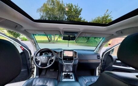 Toyota Land Cruiser 200, 2015 год, 4 999 000 рублей, 25 фотография