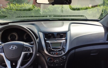 Hyundai Solaris II рестайлинг, 2012 год, 750 000 рублей, 9 фотография