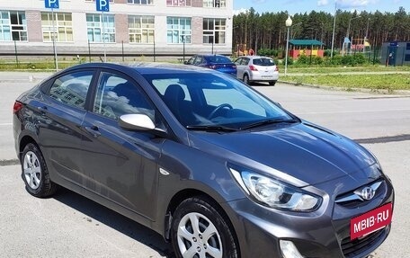 Hyundai Solaris II рестайлинг, 2012 год, 750 000 рублей, 2 фотография