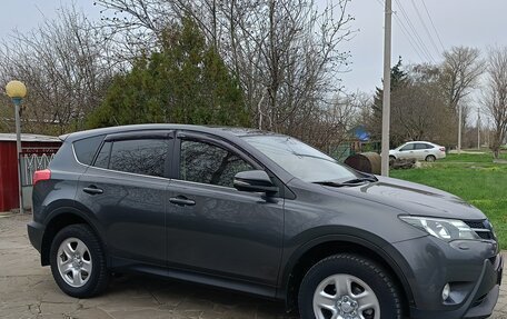 Toyota RAV4, 2015 год, 2 050 000 рублей, 3 фотография