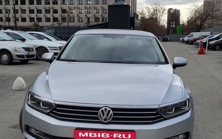 Volkswagen Passat B8 рестайлинг, 2015 год, 1 680 000 рублей, 9 фотография
