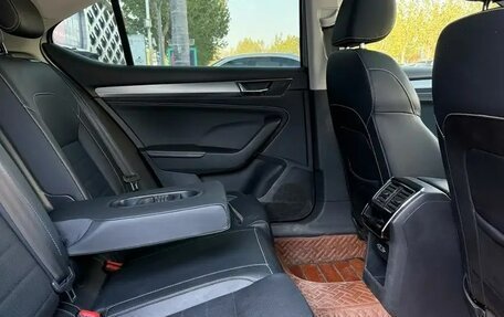 Skoda Superb III рестайлинг, 2021 год, 1 600 000 рублей, 7 фотография