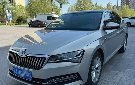 Skoda Superb III рестайлинг, 2021 год, 1 600 000 рублей, 12 фотография