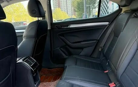 Skoda Superb III рестайлинг, 2021 год, 1 600 000 рублей, 10 фотография