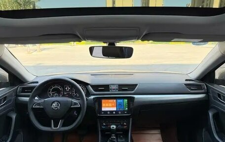 Skoda Superb III рестайлинг, 2021 год, 1 600 000 рублей, 8 фотография