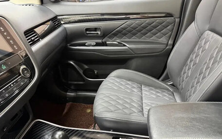 Mitsubishi Outlander III рестайлинг 3, 2022 год, 2 250 035 рублей, 13 фотография