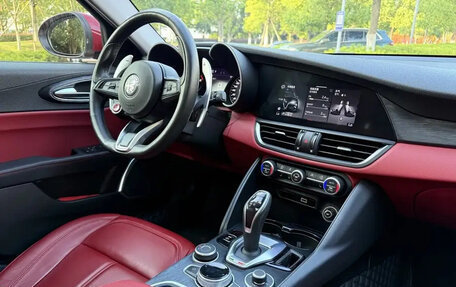 Alfa Romeo Giulia II, 2022 год, 2 450 000 рублей, 6 фотография