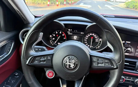 Alfa Romeo Giulia II, 2022 год, 2 450 000 рублей, 7 фотография