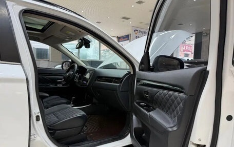 Mitsubishi Outlander III рестайлинг 3, 2022 год, 2 250 035 рублей, 21 фотография