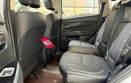 Mitsubishi Outlander III рестайлинг 3, 2022 год, 2 250 035 рублей, 19 фотография