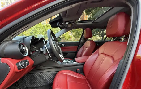 Alfa Romeo Giulia II, 2022 год, 2 450 000 рублей, 11 фотография
