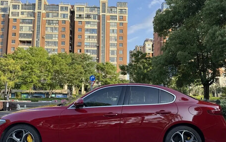 Alfa Romeo Giulia II, 2022 год, 2 450 000 рублей, 13 фотография