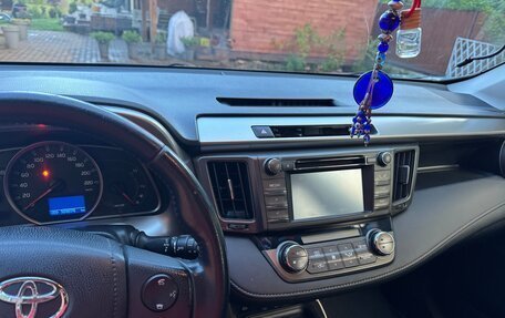 Toyota RAV4, 2014 год, 1 700 000 рублей, 6 фотография