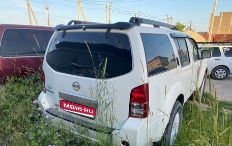 Nissan Pathfinder, 2010 год, 900 000 рублей, 11 фотография
