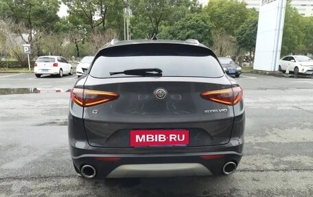 Alfa Romeo Stelvio, 2021 год, 3 200 000 рублей, 8 фотография
