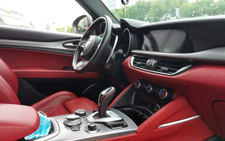 Alfa Romeo Stelvio, 2021 год, 3 200 000 рублей, 18 фотография