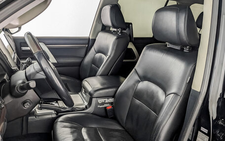 Toyota Land Cruiser 200, 2017 год, 6 250 000 рублей, 20 фотография