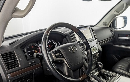 Toyota Land Cruiser 200, 2017 год, 6 250 000 рублей, 16 фотография