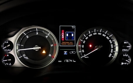Toyota Land Cruiser 200, 2017 год, 6 250 000 рублей, 13 фотография