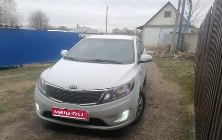 KIA Rio III рестайлинг, 2013 год, 750 000 рублей, 1 фотография