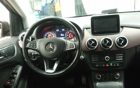 Mercedes-Benz B-Класс, 2016 год, 1 600 000 рублей, 5 фотография