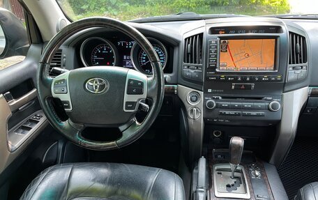 Toyota Land Cruiser 200, 2011 год, 3 150 000 рублей, 21 фотография