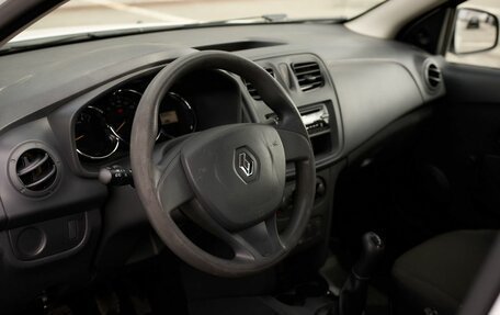 Renault Logan II, 2018 год, 793 000 рублей, 5 фотография