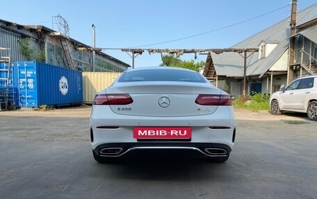 Mercedes-Benz E-Класс, 2019 год, 3 600 000 рублей, 4 фотография