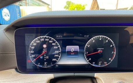 Mercedes-Benz E-Класс, 2019 год, 3 600 000 рублей, 26 фотография