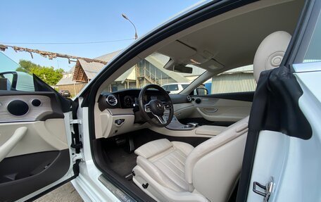 Mercedes-Benz E-Класс, 2019 год, 3 600 000 рублей, 25 фотография