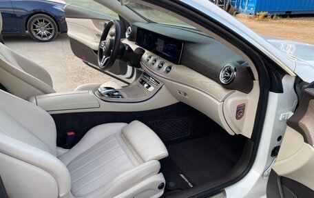Mercedes-Benz E-Класс, 2019 год, 3 600 000 рублей, 22 фотография