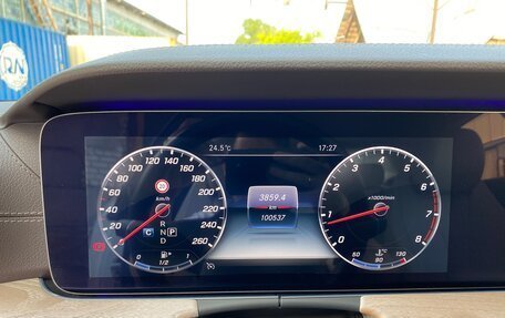 Mercedes-Benz E-Класс, 2019 год, 3 600 000 рублей, 27 фотография