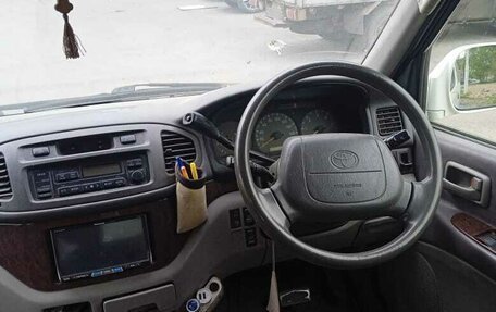 Toyota Regius, 2000 год, 650 000 рублей, 4 фотография