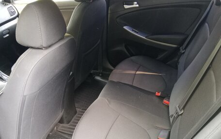 Hyundai Solaris II рестайлинг, 2015 год, 1 200 000 рублей, 8 фотография