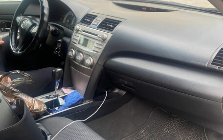 Toyota Camry, 2010 год, 1 200 000 рублей, 5 фотография