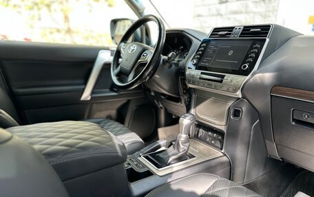 Toyota Land Cruiser Prado 150 рестайлинг 2, 2020 год, 5 990 000 рублей, 21 фотография