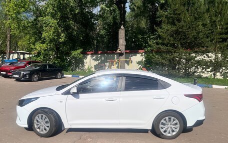 Hyundai Solaris II рестайлинг, 2021 год, 1 200 000 рублей, 3 фотография