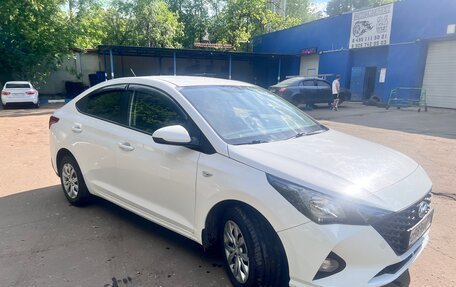 Hyundai Solaris II рестайлинг, 2021 год, 1 200 000 рублей, 8 фотография